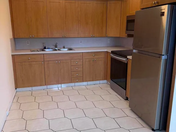 2017 Newcastle Dr 2017-A, Boca Raton, FL 33434