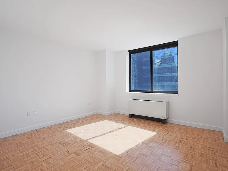 360 W 43rd St #S17A — Photo 3