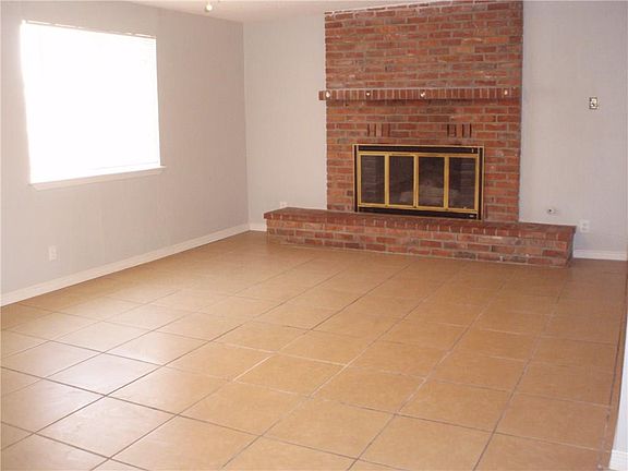 5th image of 521 Muralla Way
