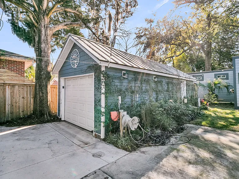 1187 Marquis Rd — Photo 46