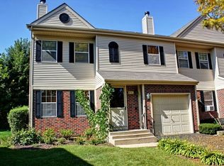 801 Perry Dr, Algonquin, IL 60102