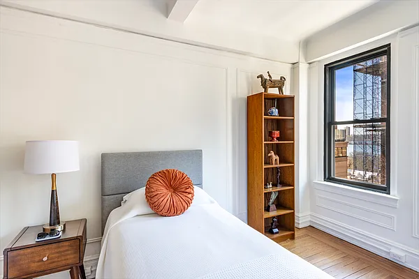 Sold by Compass | media 6