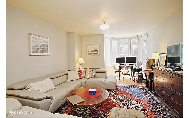 Rented by Douglas Elliman | media 4