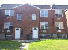 718 Pine St, Darby, PA