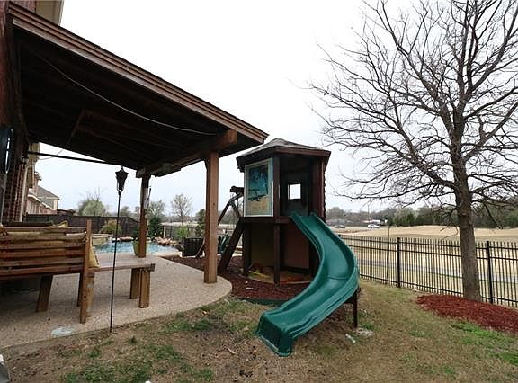 5th image of 1800 Pecan Valley Dr