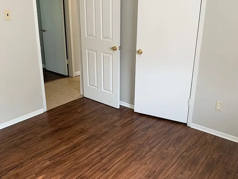 321 Bradford Dr — Photo 12