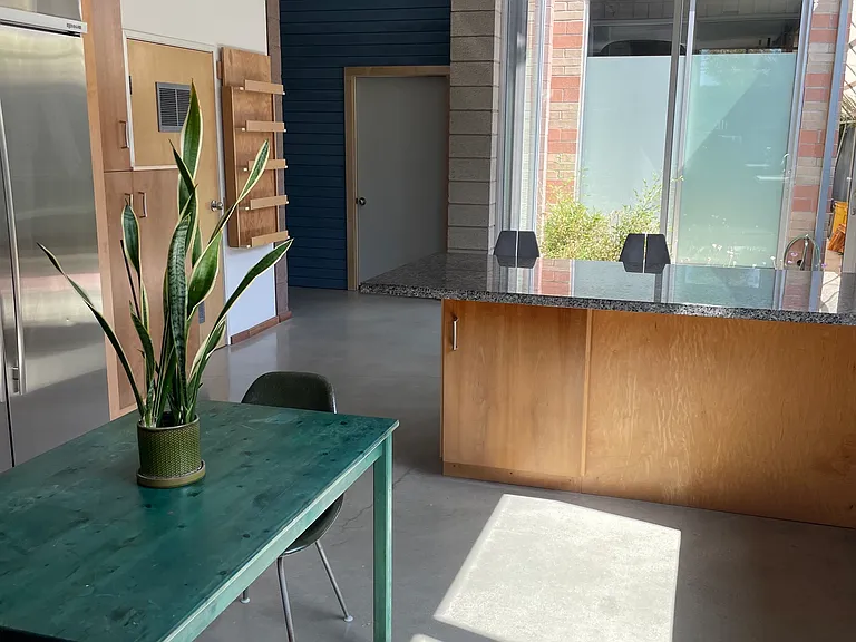 530 Brooks Ave — Photo 8