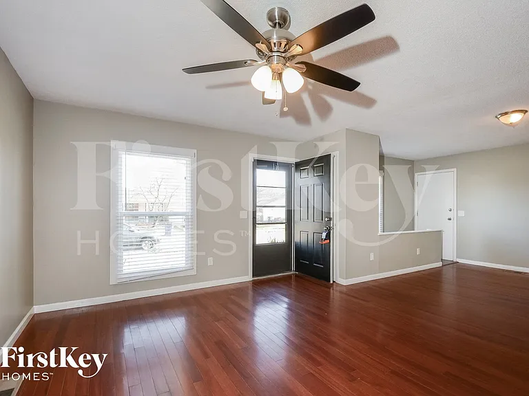 2727 Dividend Park Dr — Photo 4