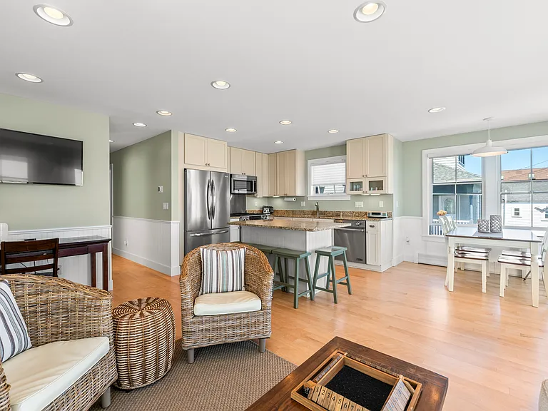 93 Long Beach Ave #1 — Photo 4