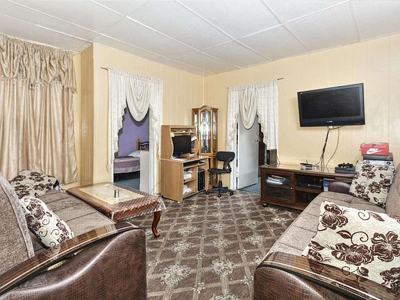 3rd image of 466 49th St APT 14