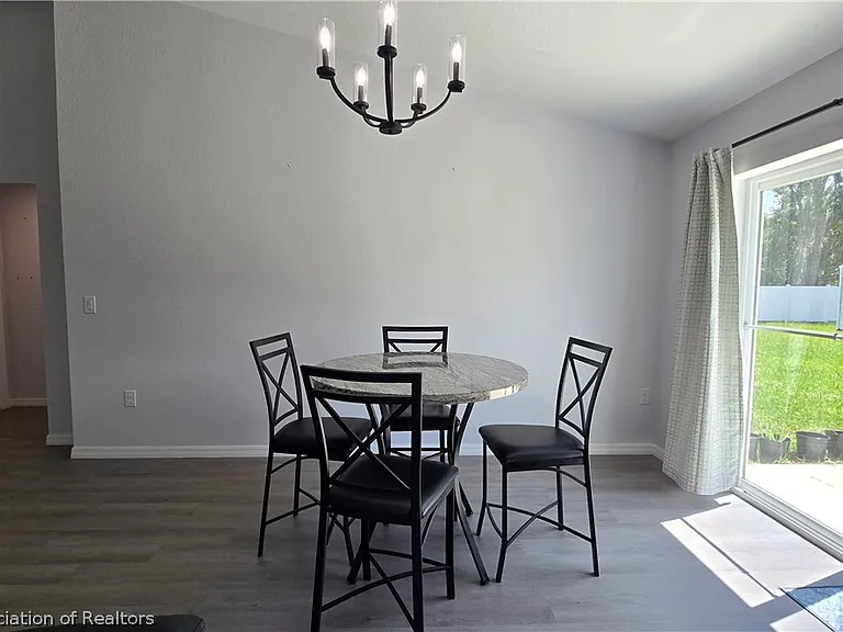 1870 N Zenith Rd — Photo 10