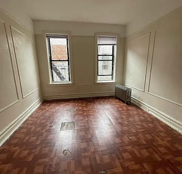 2069 E 12th St #5 — Photo 4