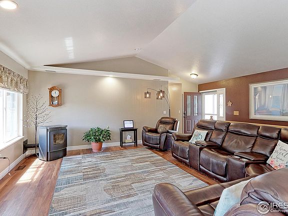 3rd image of 1123 Country Acres Dr