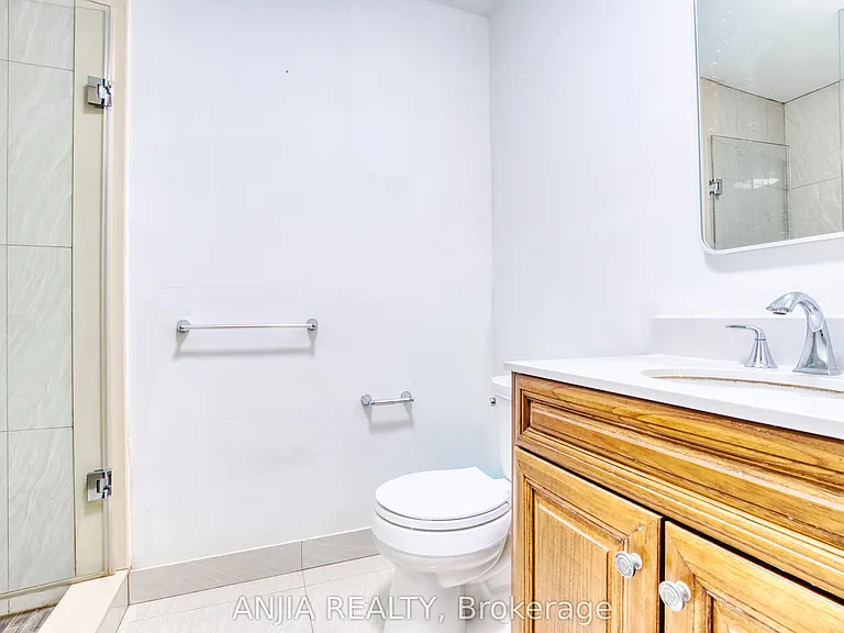 37 Allangrove Cres #2 — Photo 7