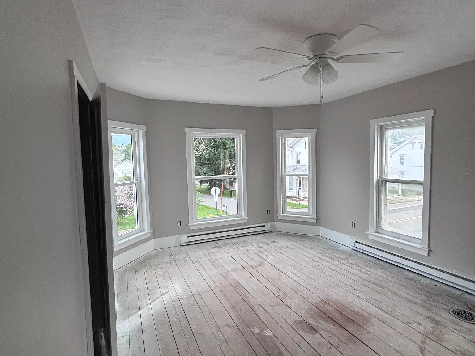 2 bed, 900 sqft, $1,000 — Photo 3