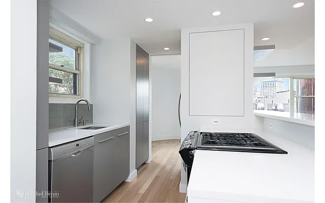 Rented by Douglas Elliman | media 38