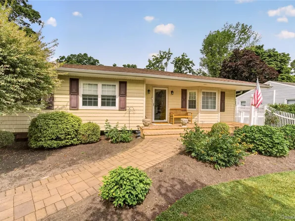 76 Burlington Boulevard, Smithtown, NY 11787