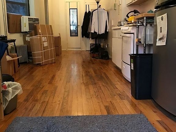 4th image of 126 E 4th St APT 10
