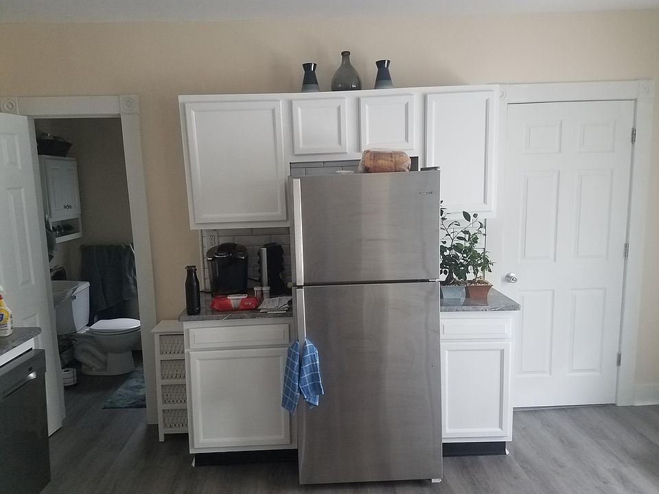 2nd image of 534 Boulevard Ave #2