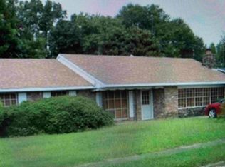 1901 Collegiate Cir, Pine Bluff, AR 71601