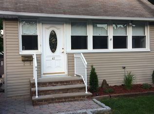 41 S Franklin Ave, Bergenfield, NJ 07621