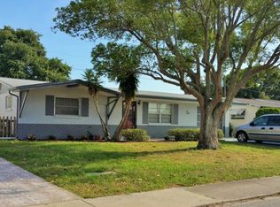 5052 Beacon Hill Dr, New Port Richey, FL 34652