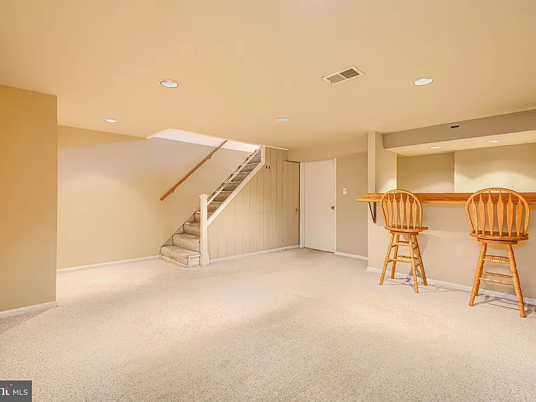 372 Old Trail Rd — Photo 31