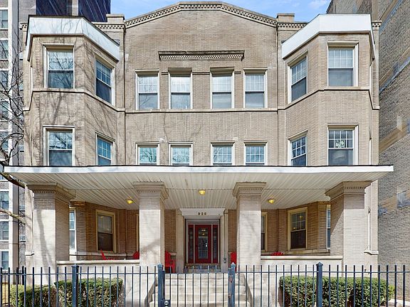 2nd image of 928 W Eastwood Ave #4E