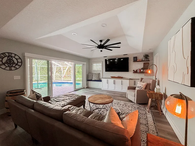 534 SE Southwood Trl — Photo 3