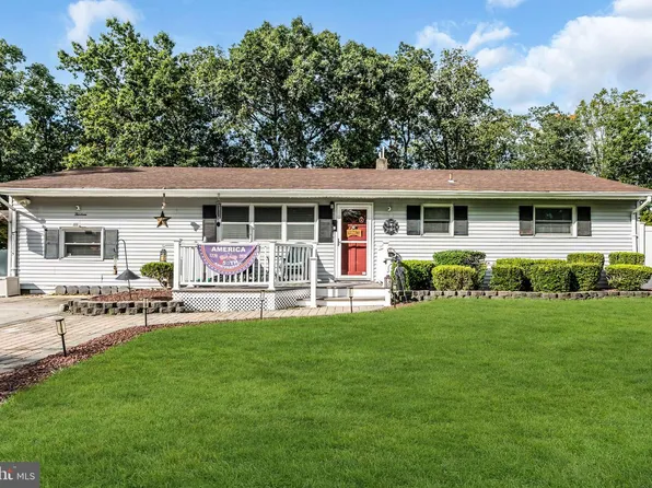 13 Clark Dr, Howell, NJ 07731