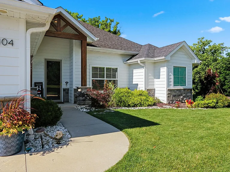 2404 Baxley Dr — Photo 44
