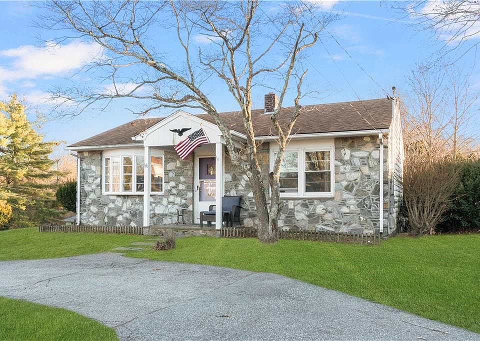 2nd image of 181 Cowesett Ave