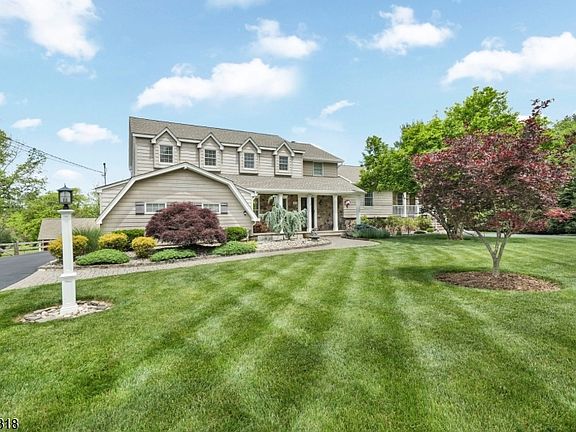 2nd image of 104 Howell Dr