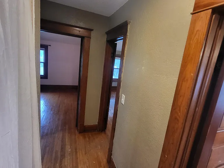 205 W State St — Photo 5