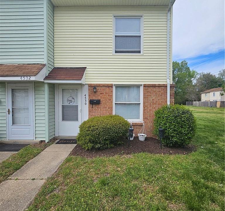 1st image of 4530 Greenwood Dr