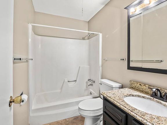 2nd image of 1900 Highview Rd #E1