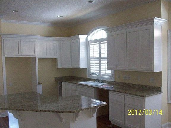 4th image of 15 Niblick Ct