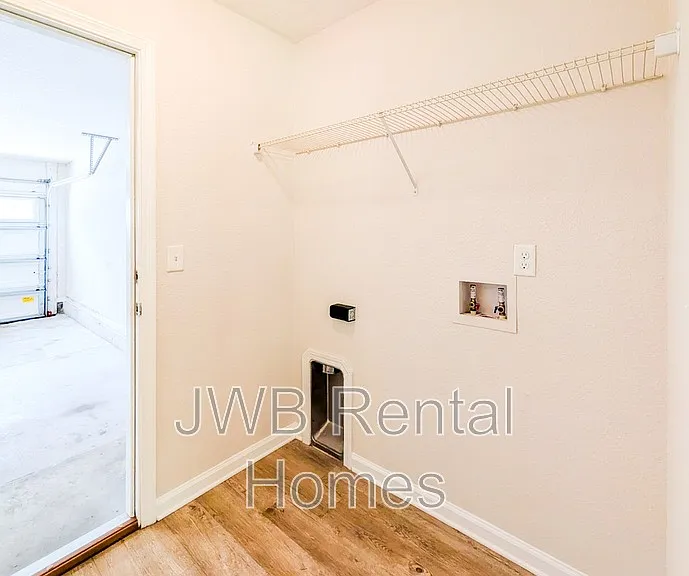 3126 Lowell Ave — Photo 9