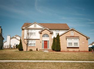 1812 Oak Squire Ct, Howell, MI 48855