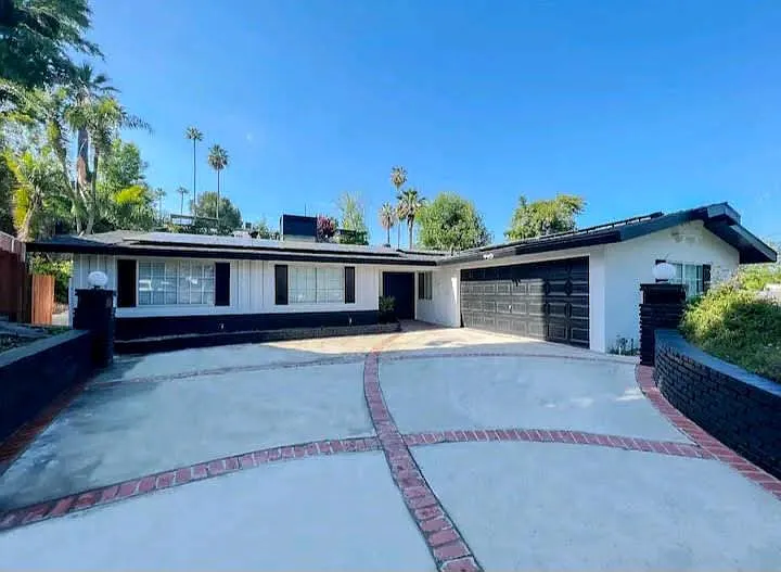 20435 Miranda St — Photo 1