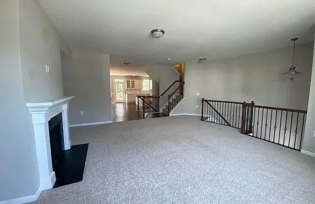 622 Edgewater Ridge Ct — Photo 8