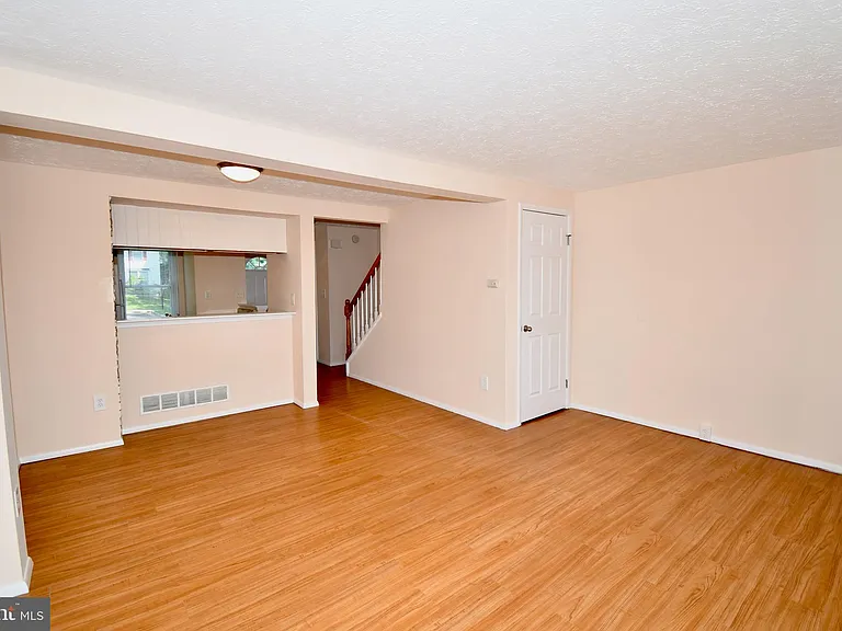 222 Canfield Ter — Photo 5