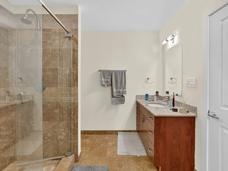 525 Kedzie St — Photo 80