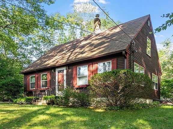 3rd image of 36 Doyle Ave