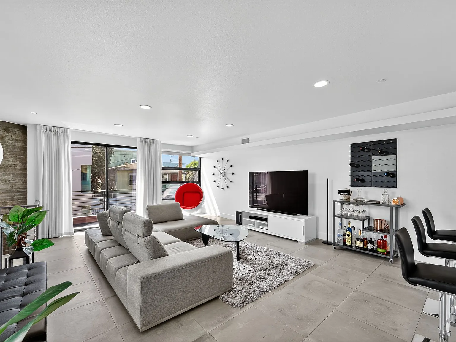 2 bed, 1888 sqft, $8,000 — Photo 2