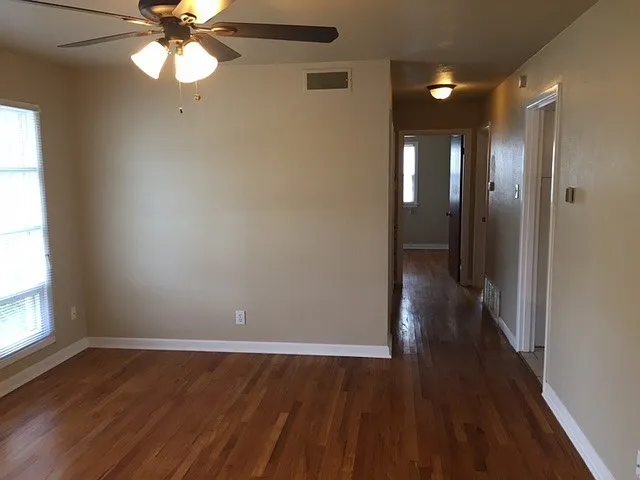 Huge 4 Bedroom/2 Bath/2 Living Room House close to TTU - Available AUGUST — Photo 4