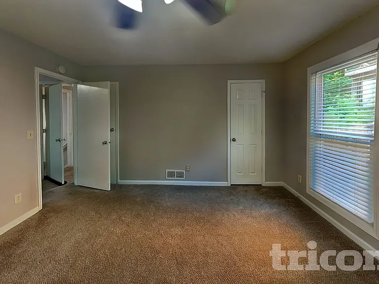 1147 Reading Dr NW — Photo 6