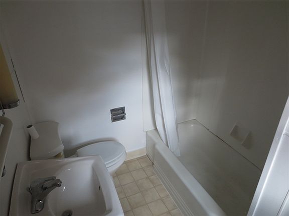 73 Court 3 Bath
