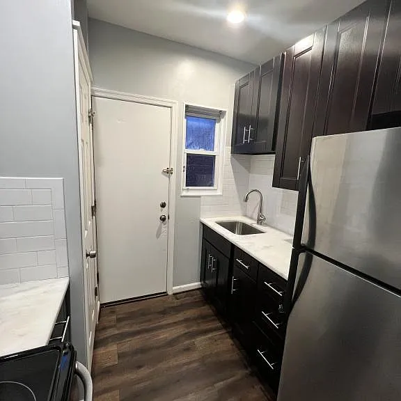 441 Mellon St SE — Photo 3