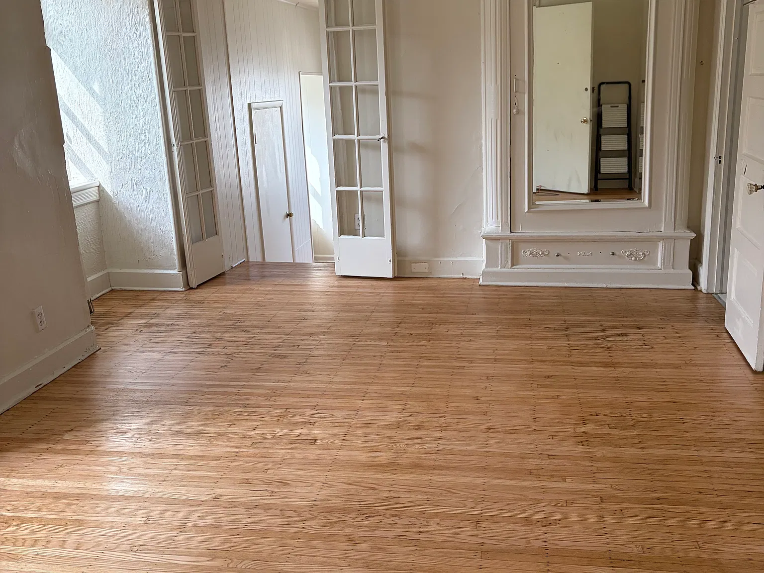 1 bed, 700 sqft, $1,300 — Photo 1